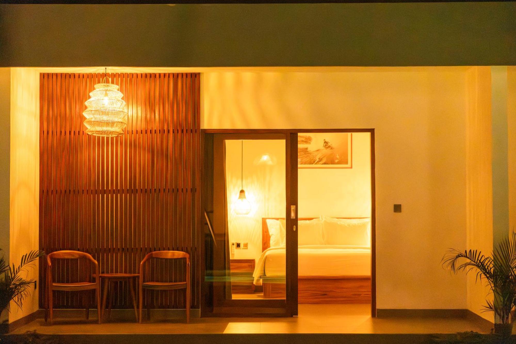 Tropical Almond Villa 울루와뚜 외부 사진